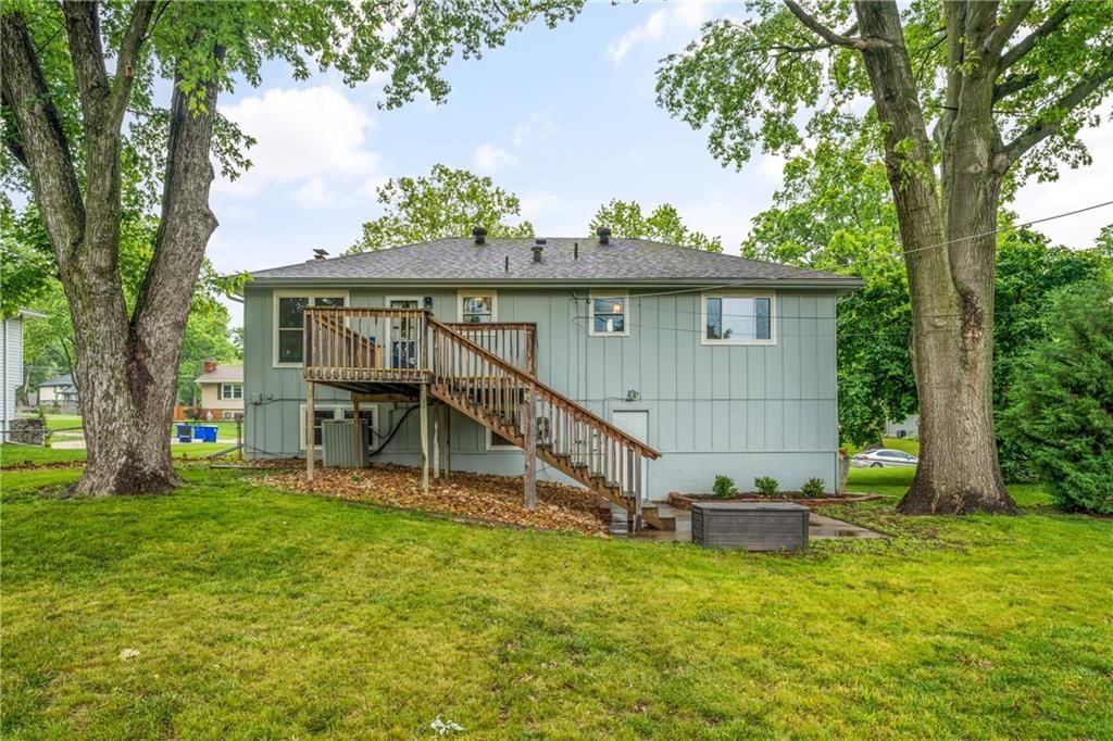 7106 Cody Street — photo 37