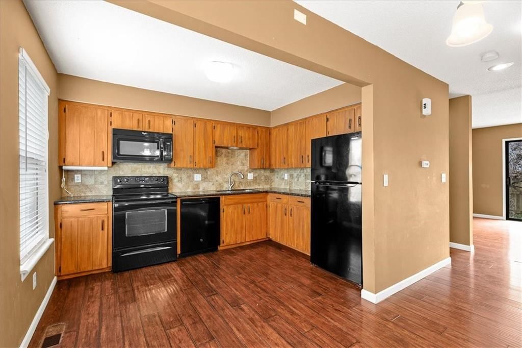 8605 W 109TH Street — photo 5