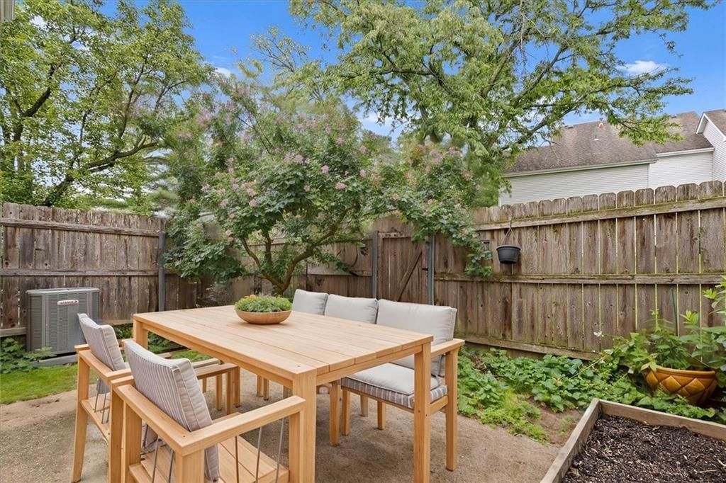 8605 W 109TH Street — photo 17