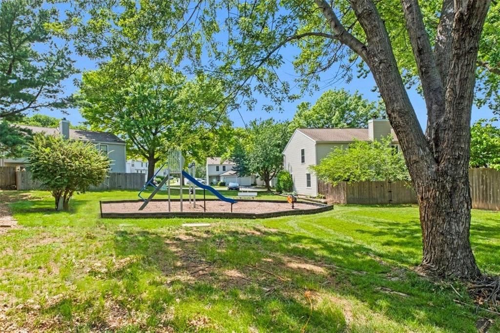 8605 W 109TH Street — photo 22
