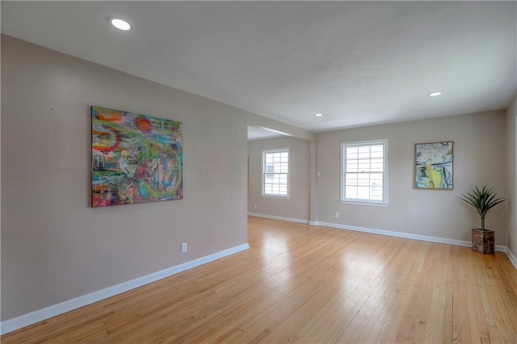 1212 Everett Avenue — photo 2