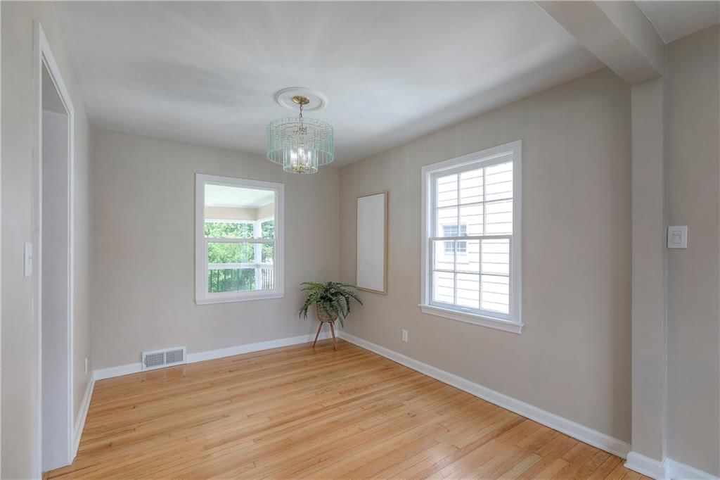 1212 Everett Avenue — photo 6