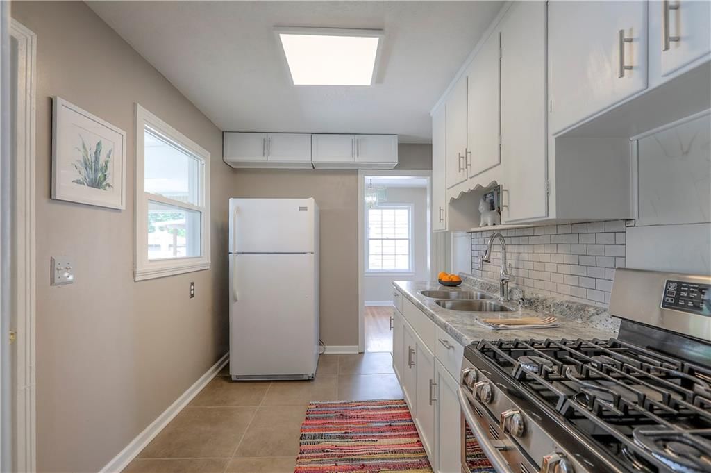 1212 Everett Avenue — photo 8