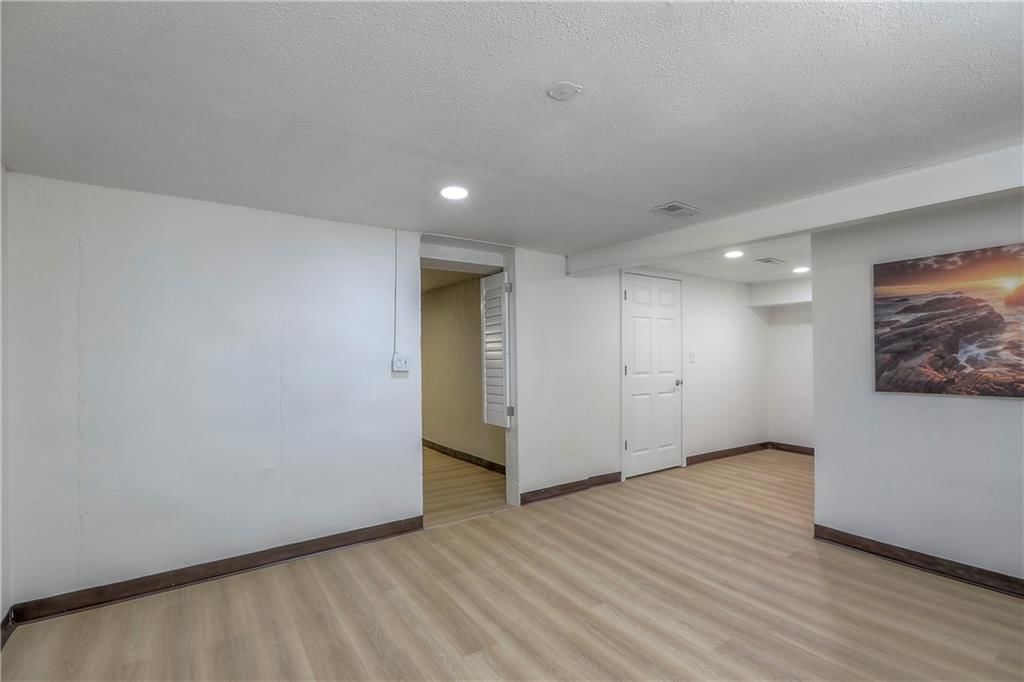 1212 Everett Avenue — photo 24