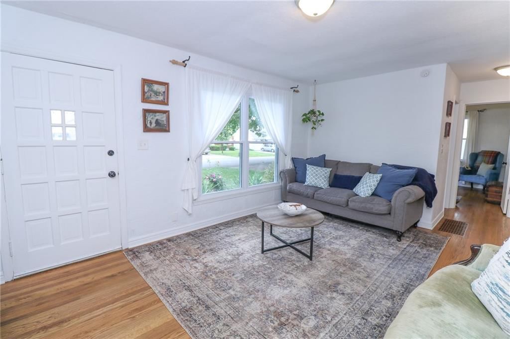 5904 N Howard Avenue — photo 4