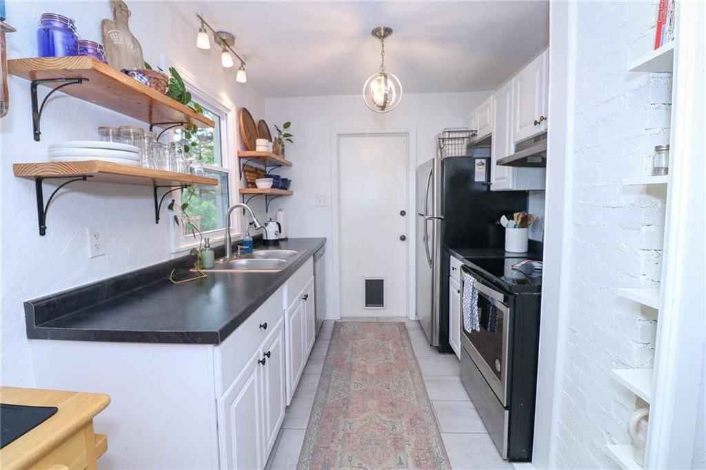 5904 N Howard Avenue — photo 8