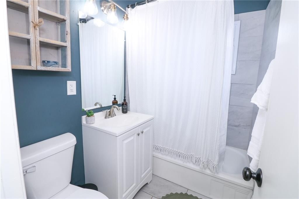 5904 N Howard Avenue — photo 12
