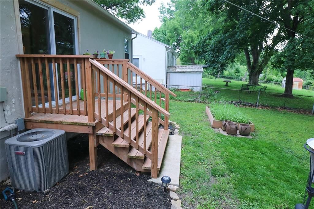 5904 N Howard Avenue — photo 15