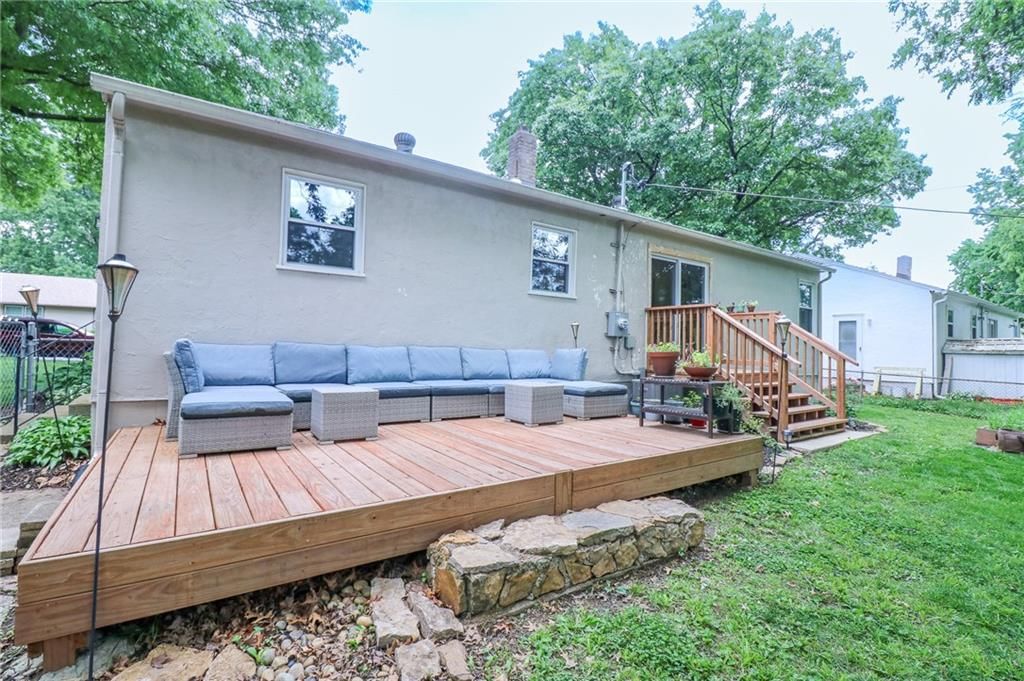5904 N Howard Avenue — photo 16
