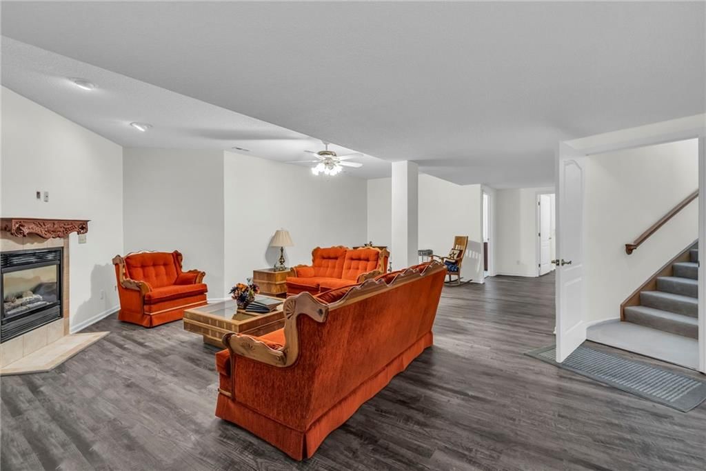 521 Country Club Square Drive — photo 24