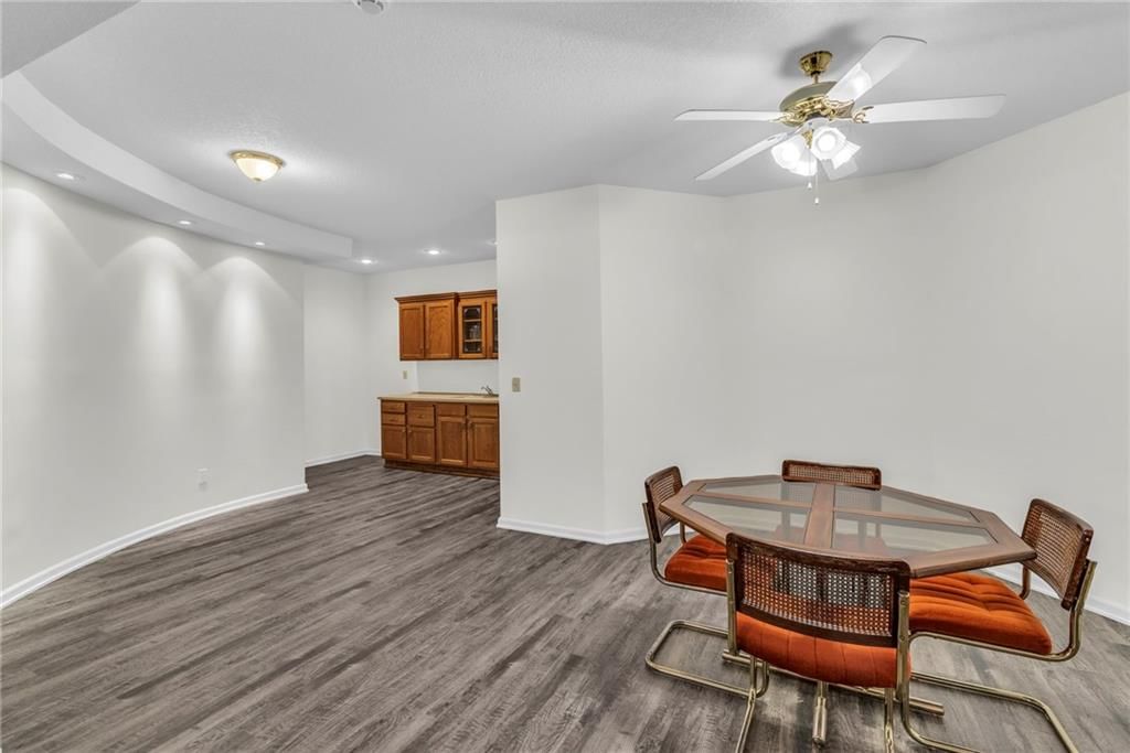 521 Country Club Square Drive — photo 25