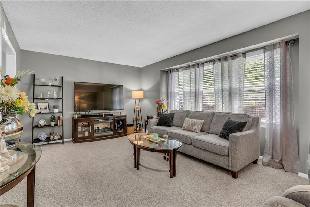 12310 W 68th Street — photo 3
