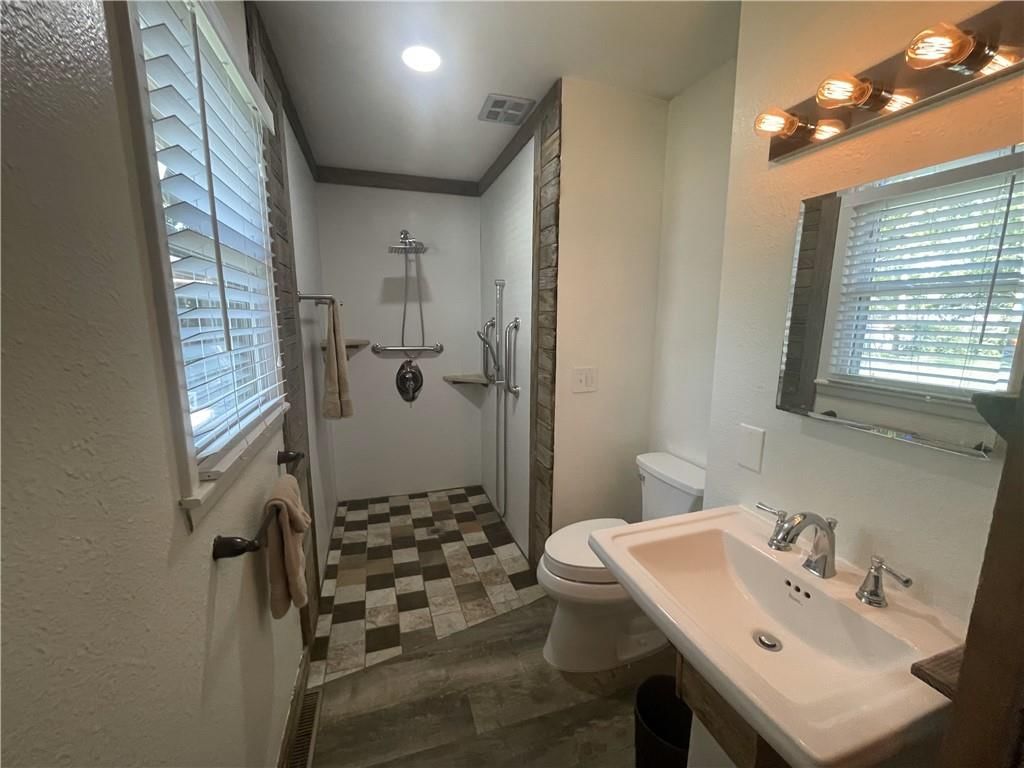 12310 W 68th Street — photo 9