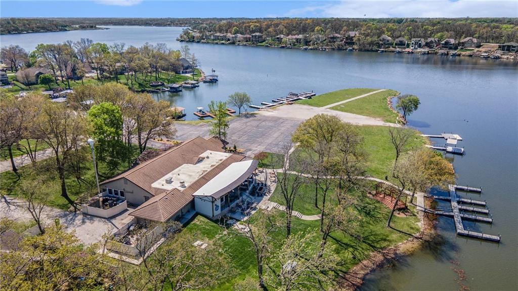 422 N Winnebago Drive — photo 34