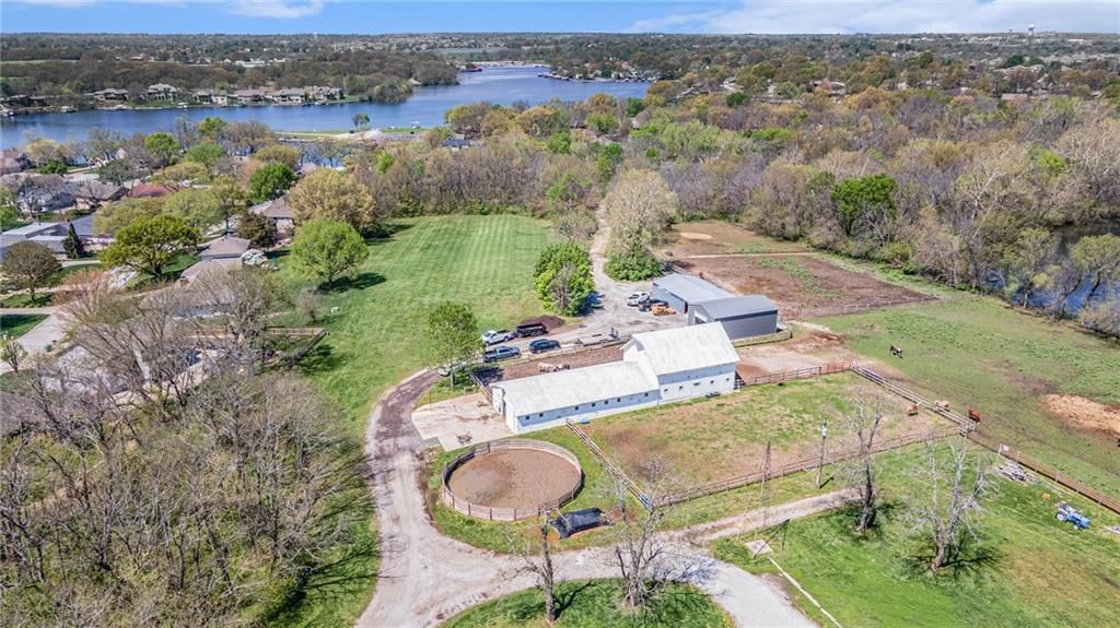 422 N Winnebago Drive — photo 38