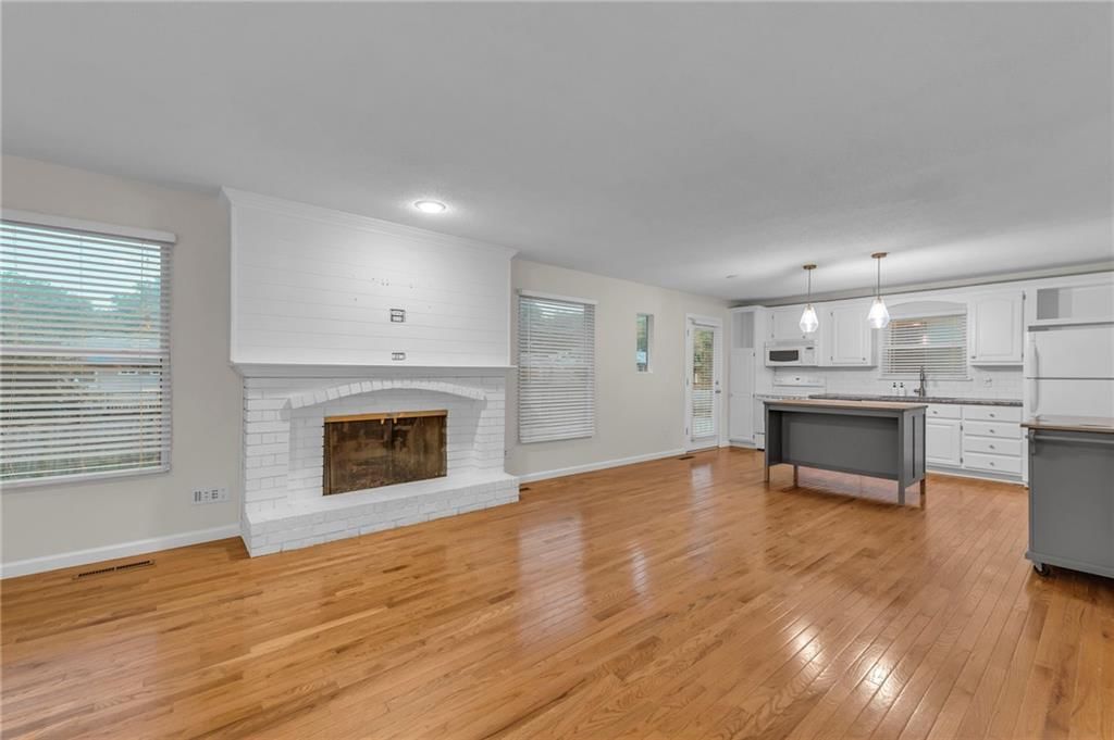 9210 Robinson Street — photo 11
