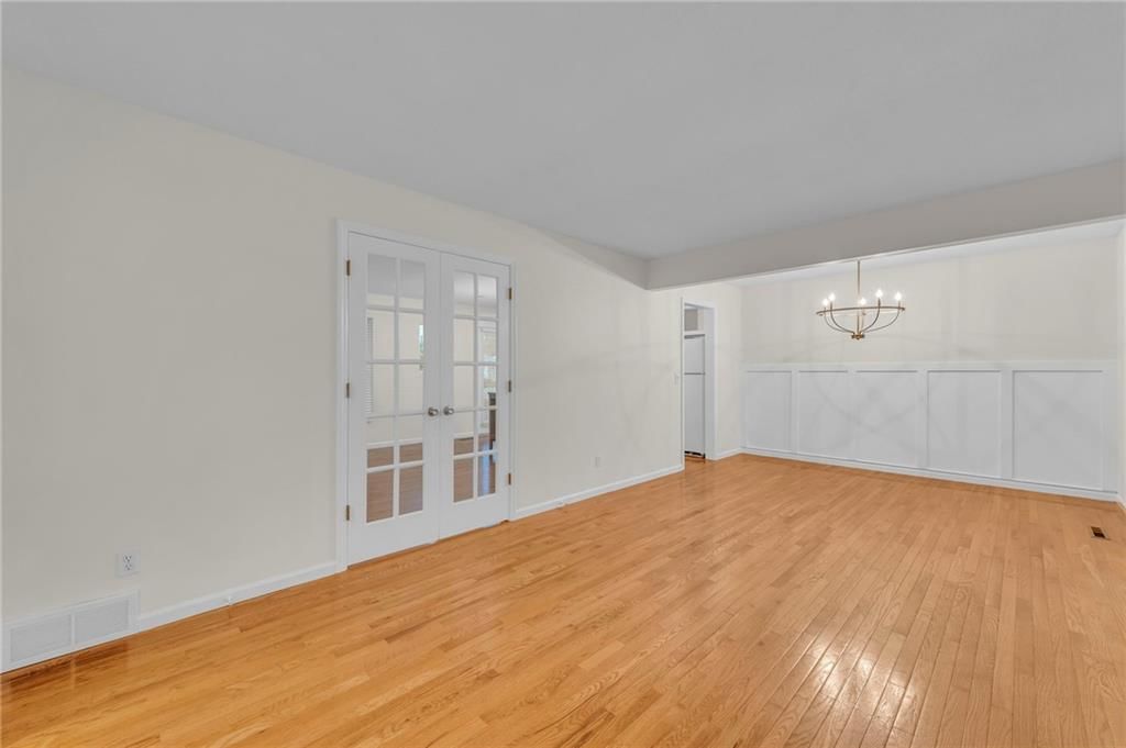 9210 Robinson Street — photo 18
