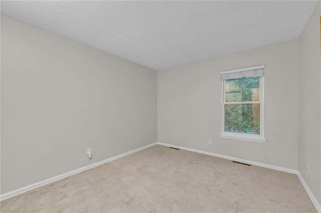 9210 Robinson Street — photo 27