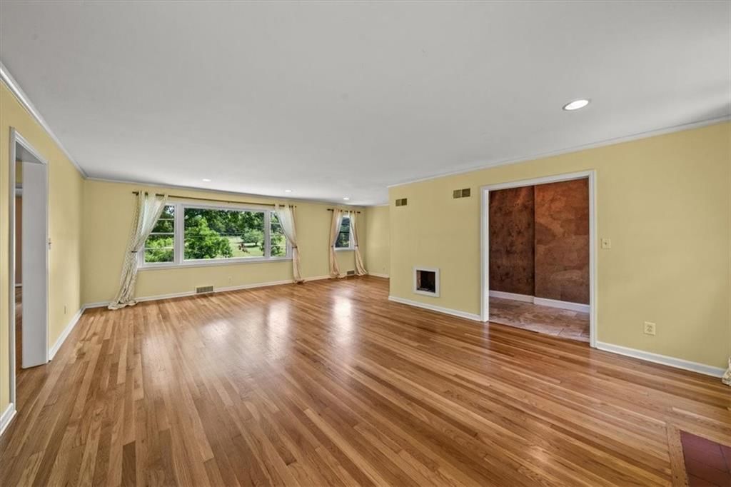 Photo 6 of 35 - 2306 Red Bridge Terrace