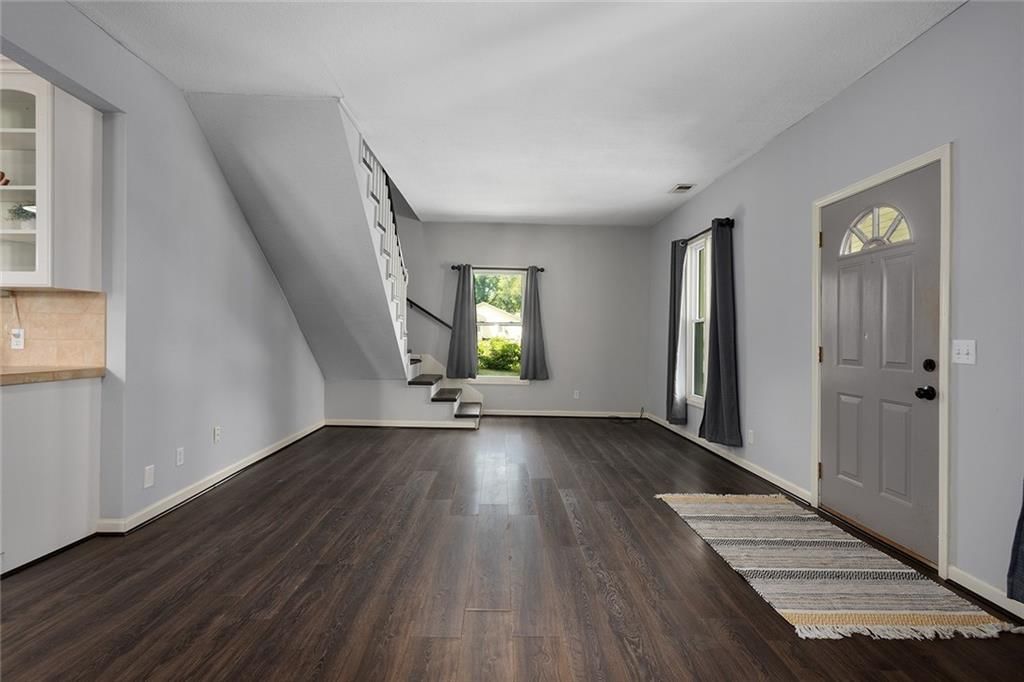 8220 Wyandotte Street — photo 4