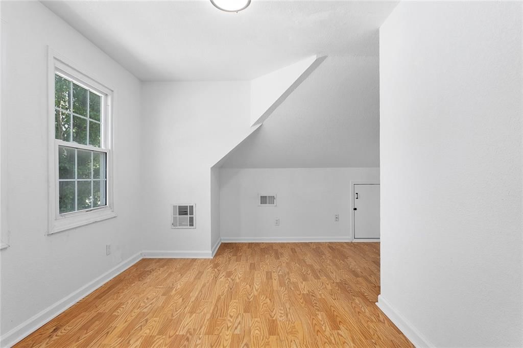 8220 Wyandotte Street — photo 29