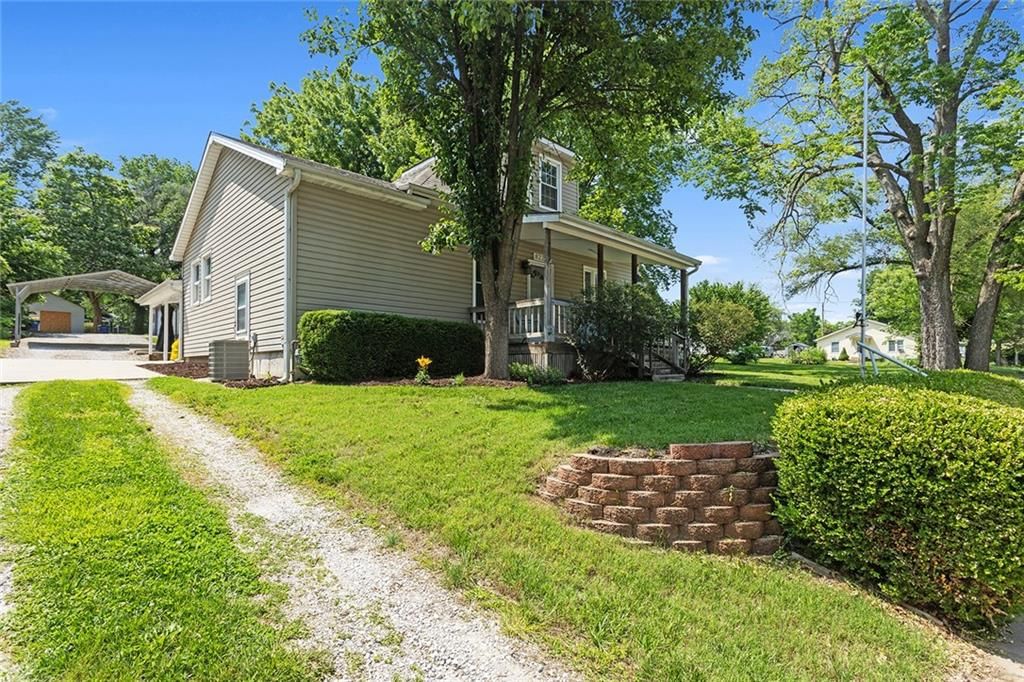 8220 Wyandotte Street — photo 36