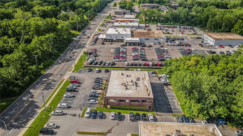 5950 N Oak Trafficway — photo 15