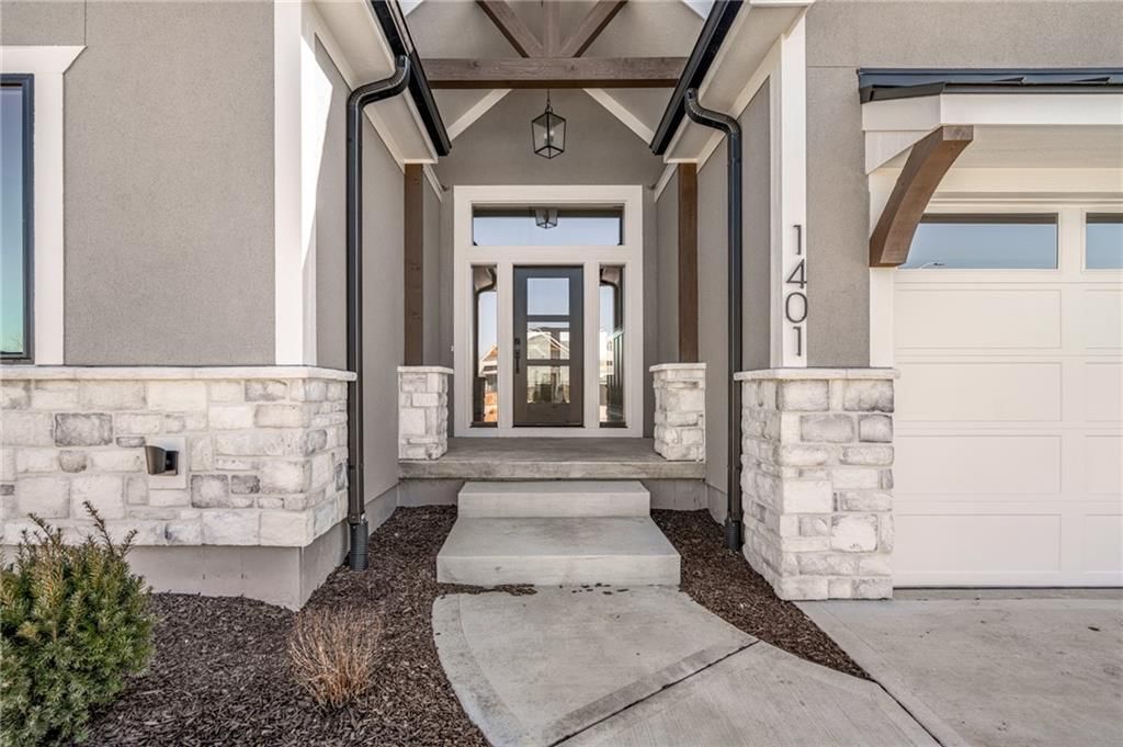 1401 Kintyre Court — photo 3