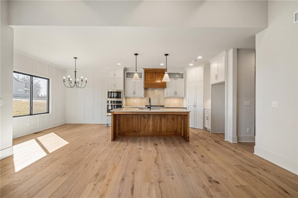 1401 Kintyre Court — photo 8