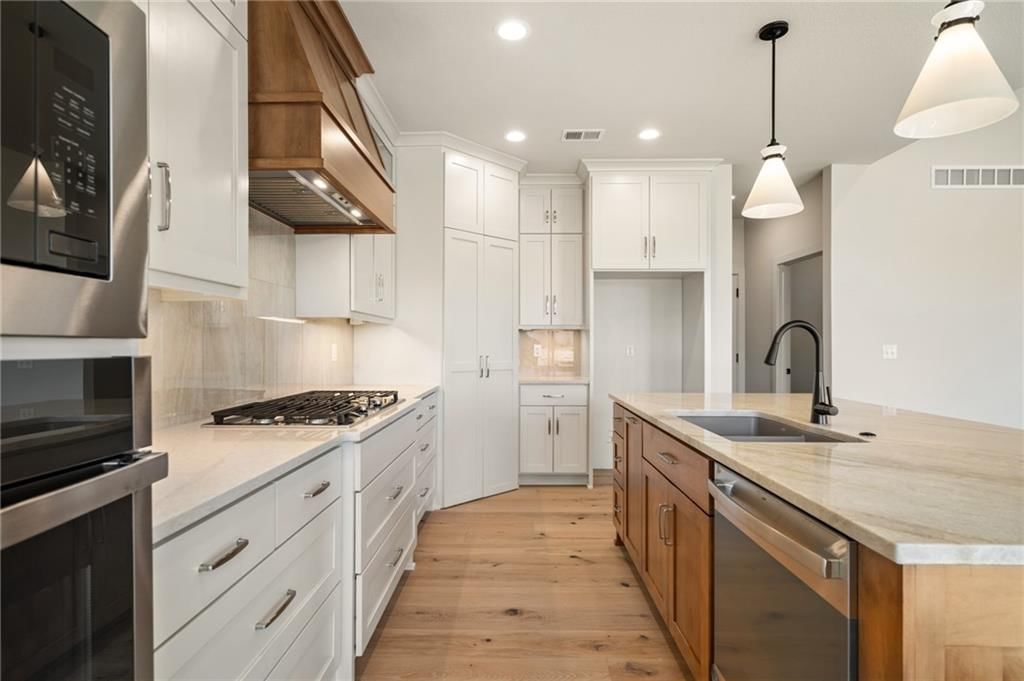 1401 Kintyre Court — photo 14