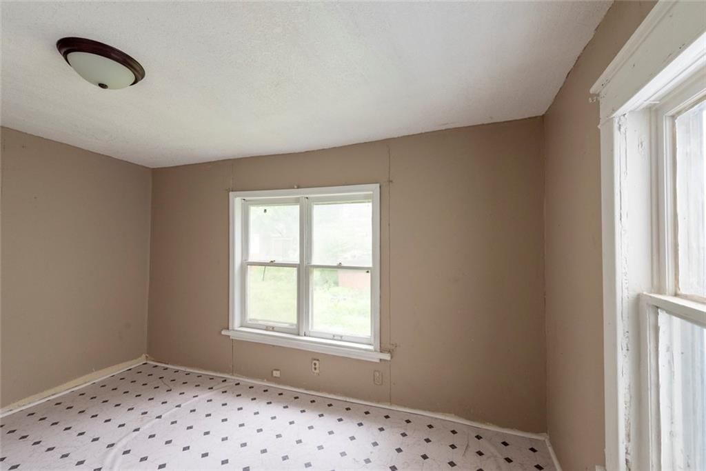 1129 Metropolitan Avenue — photo 6