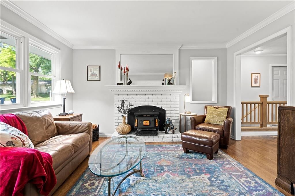 9925 Flora Avenue — photo 4
