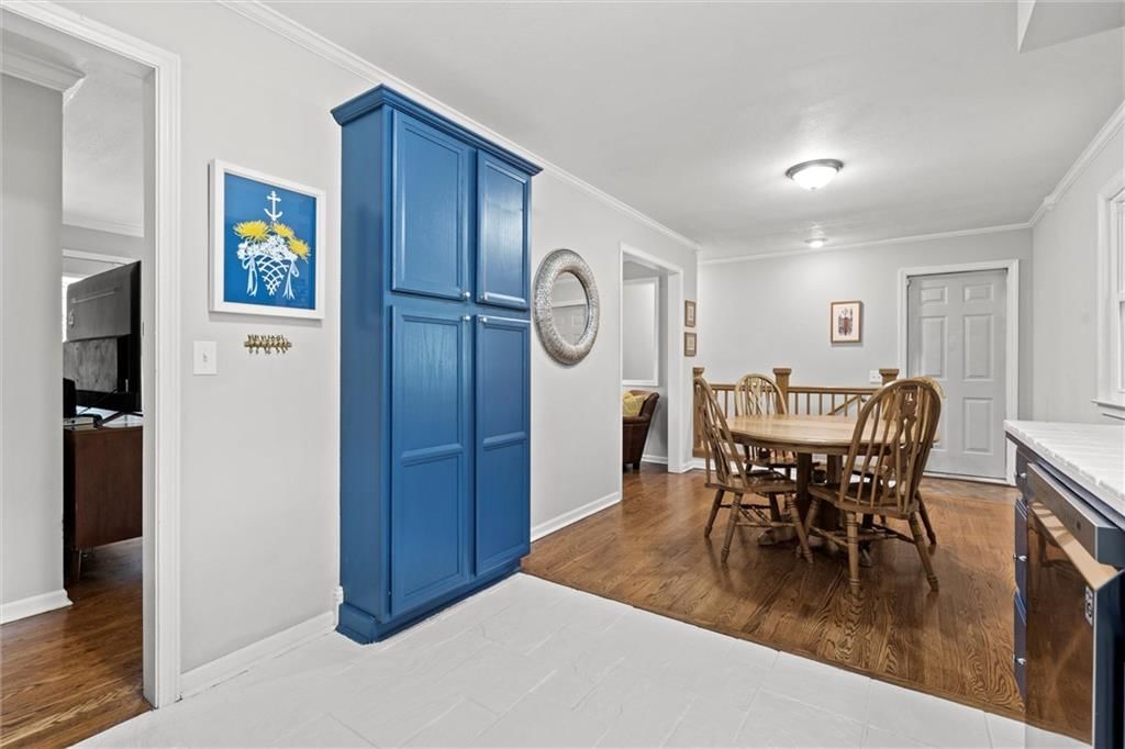 9925 Flora Avenue — photo 11
