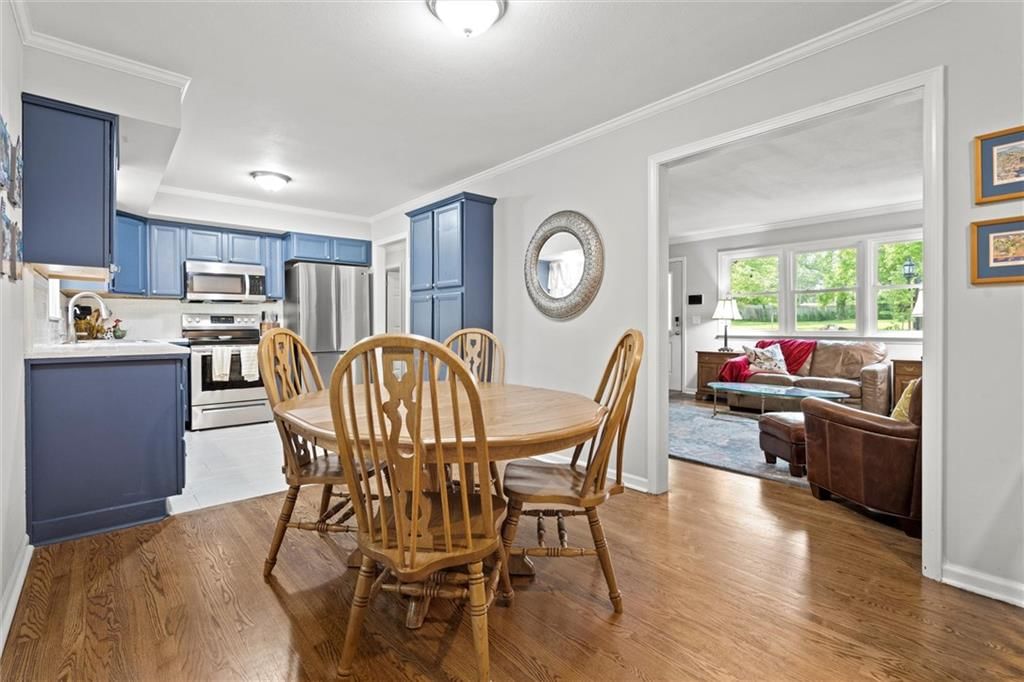 9925 Flora Avenue — photo 13