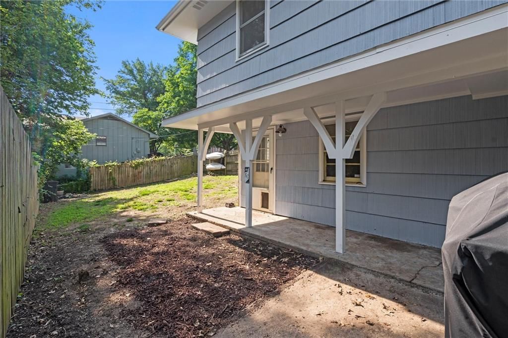 9925 Flora Avenue — photo 32
