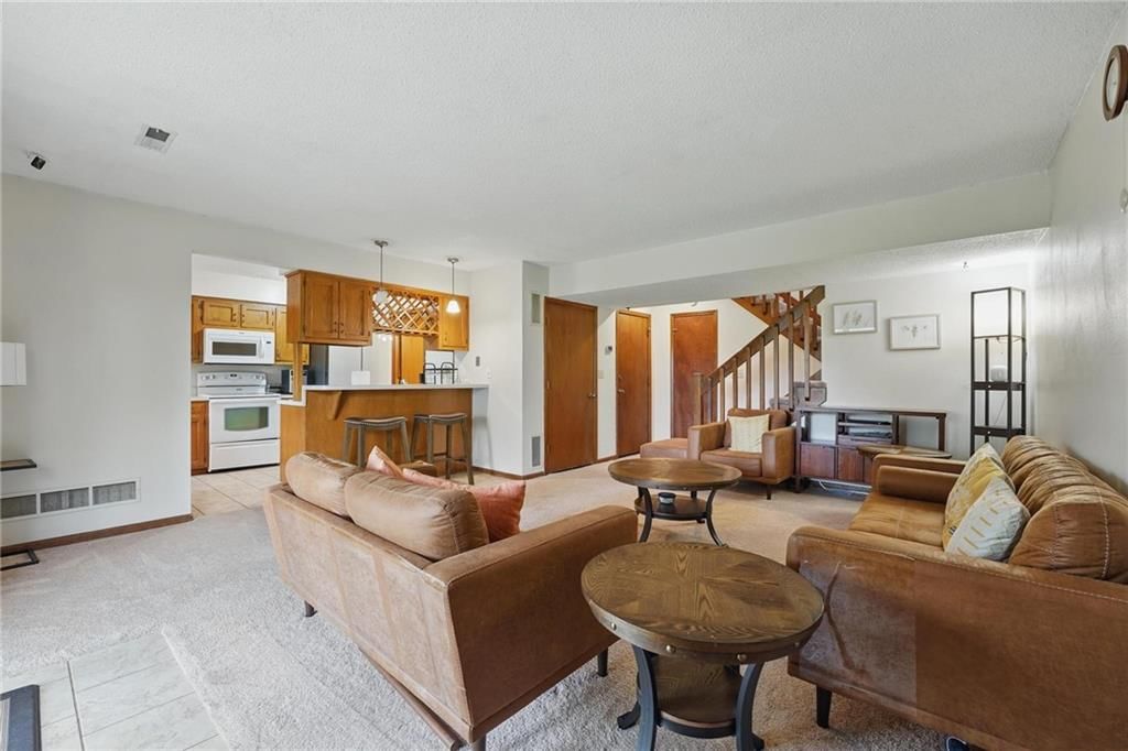 750 SE Claremont Court — photo 6