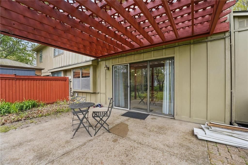 750 SE Claremont Court — photo 27