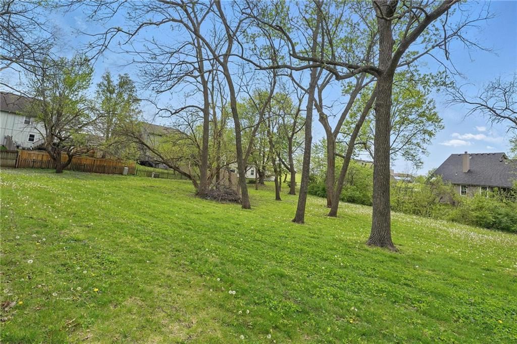 750 SE Claremont Court — photo 28