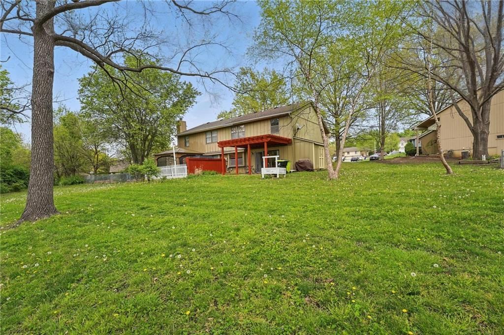 750 SE Claremont Court — photo 31