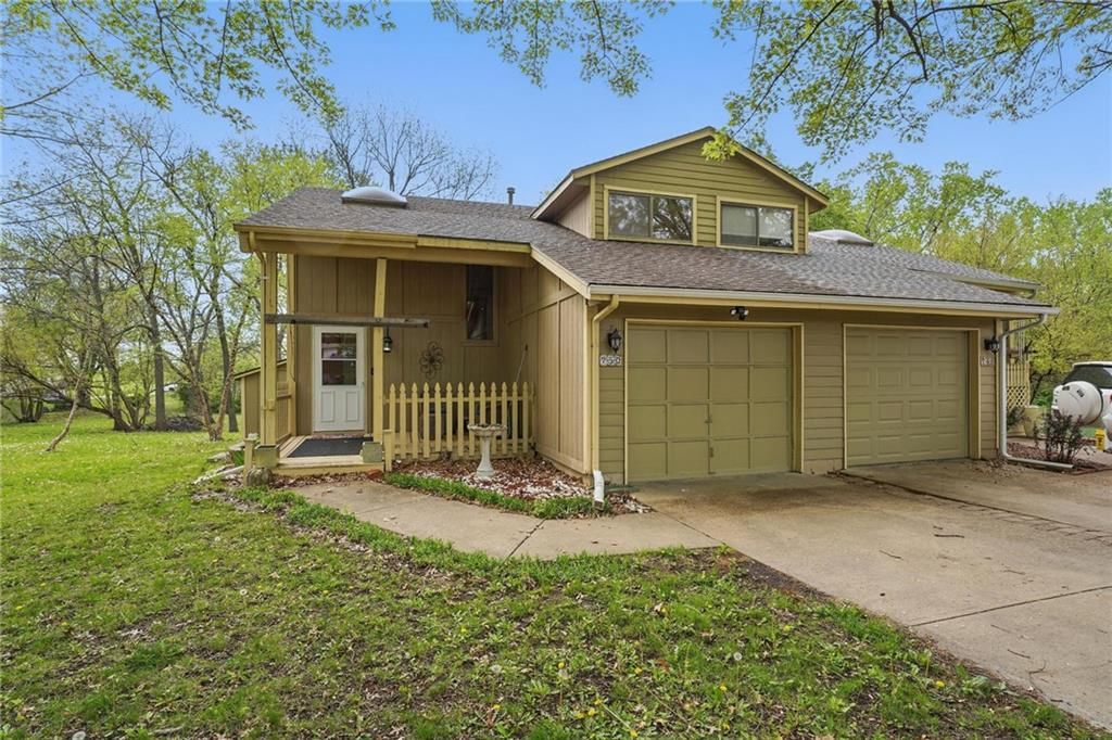 750 SE Claremont Court — photo 32