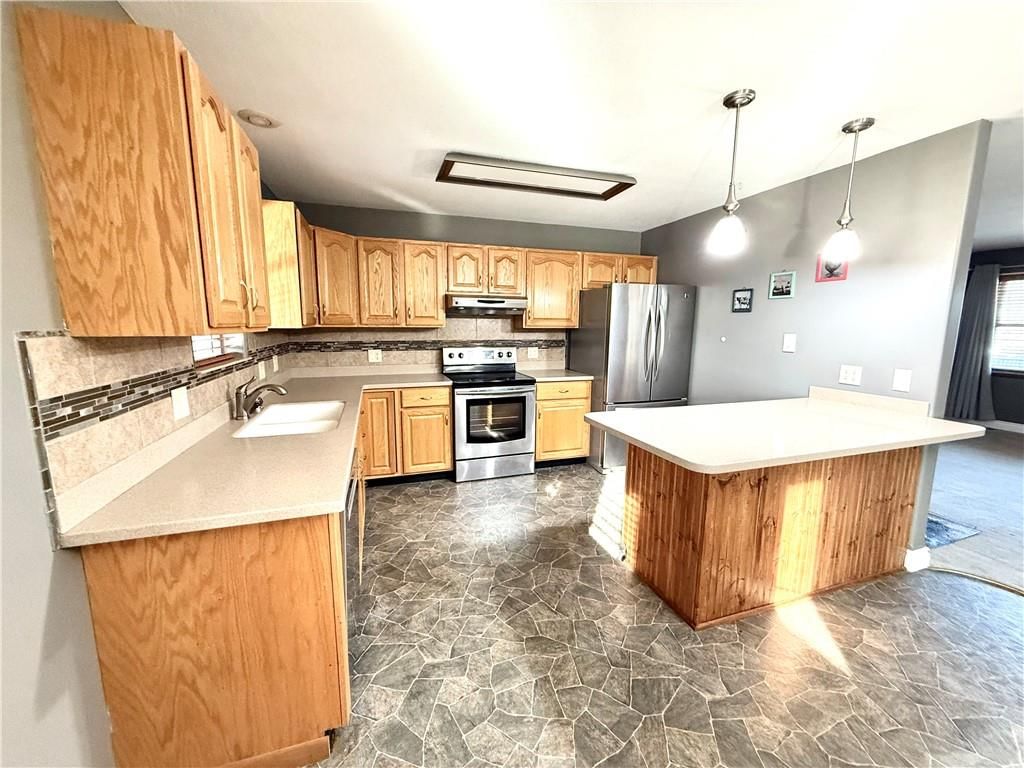 302 W 16TH Street — photo 6