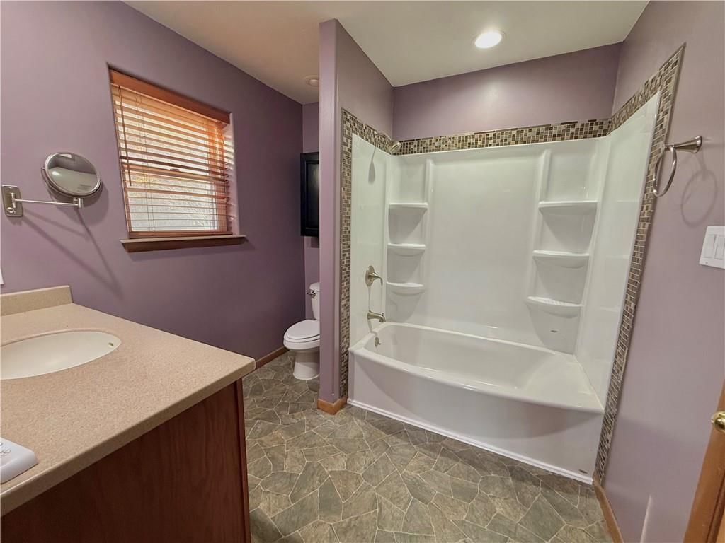 302 W 16TH Street — photo 13