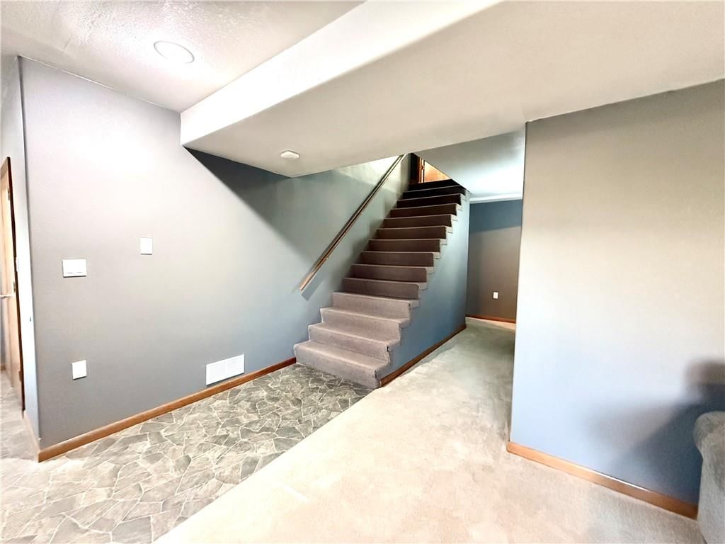 302 W 16TH Street — photo 19