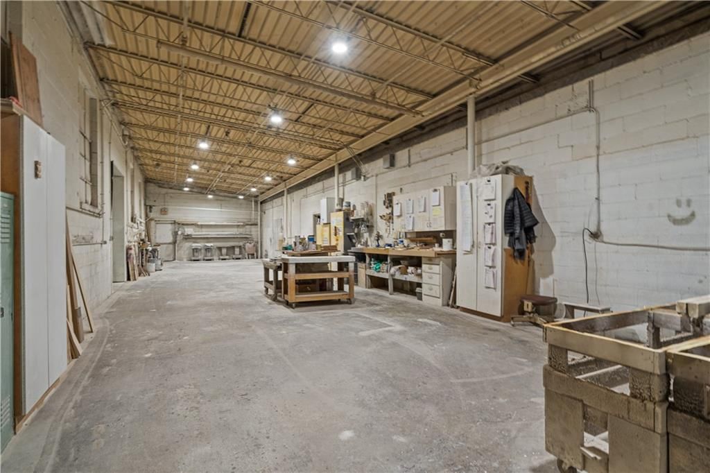 1641 Crystal Avenue — photo 40