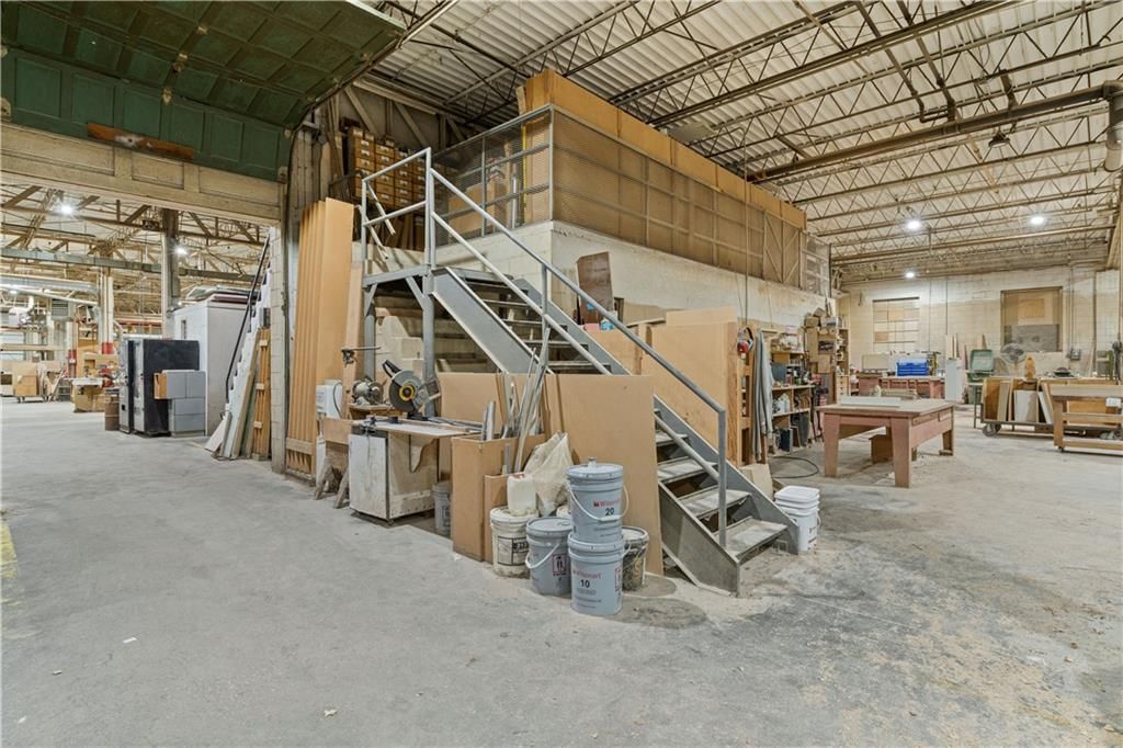 1641 Crystal Avenue — photo 54