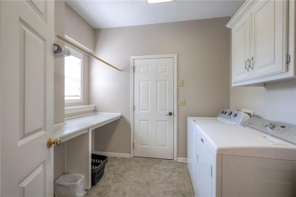 7904 W 153RD Terrace — photo 14