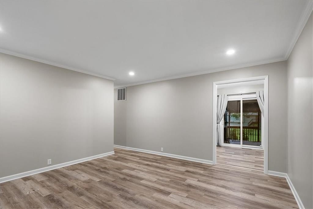 8632 Larsen Street — photo 7