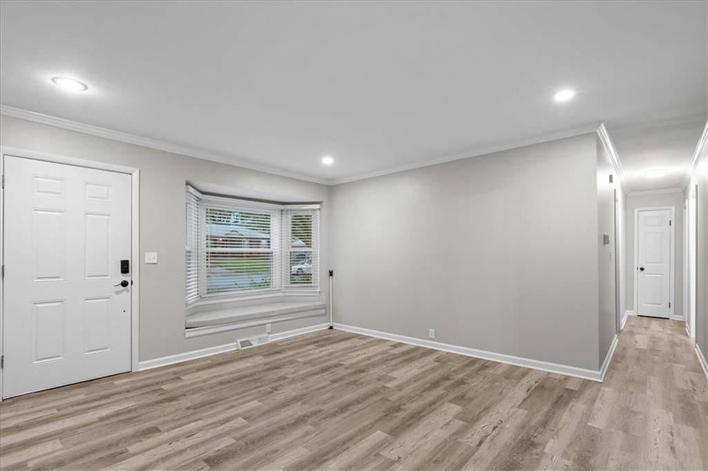8632 Larsen Street — photo 8