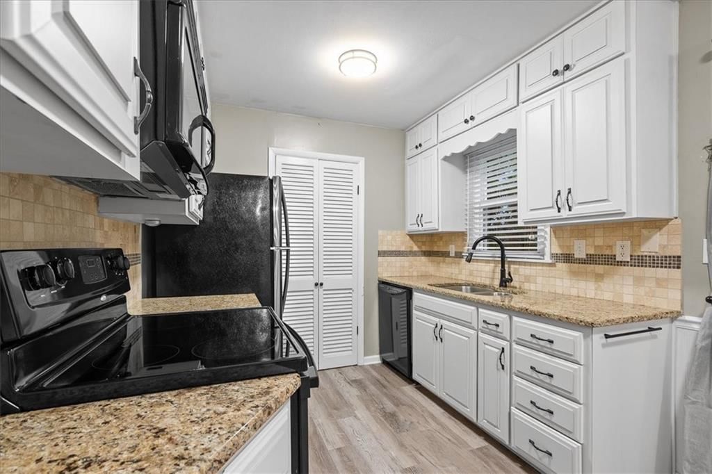 8632 Larsen Street — photo 9