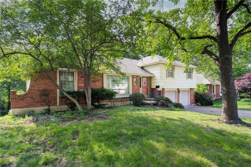 6745 N Garfield Avenue — photo 1